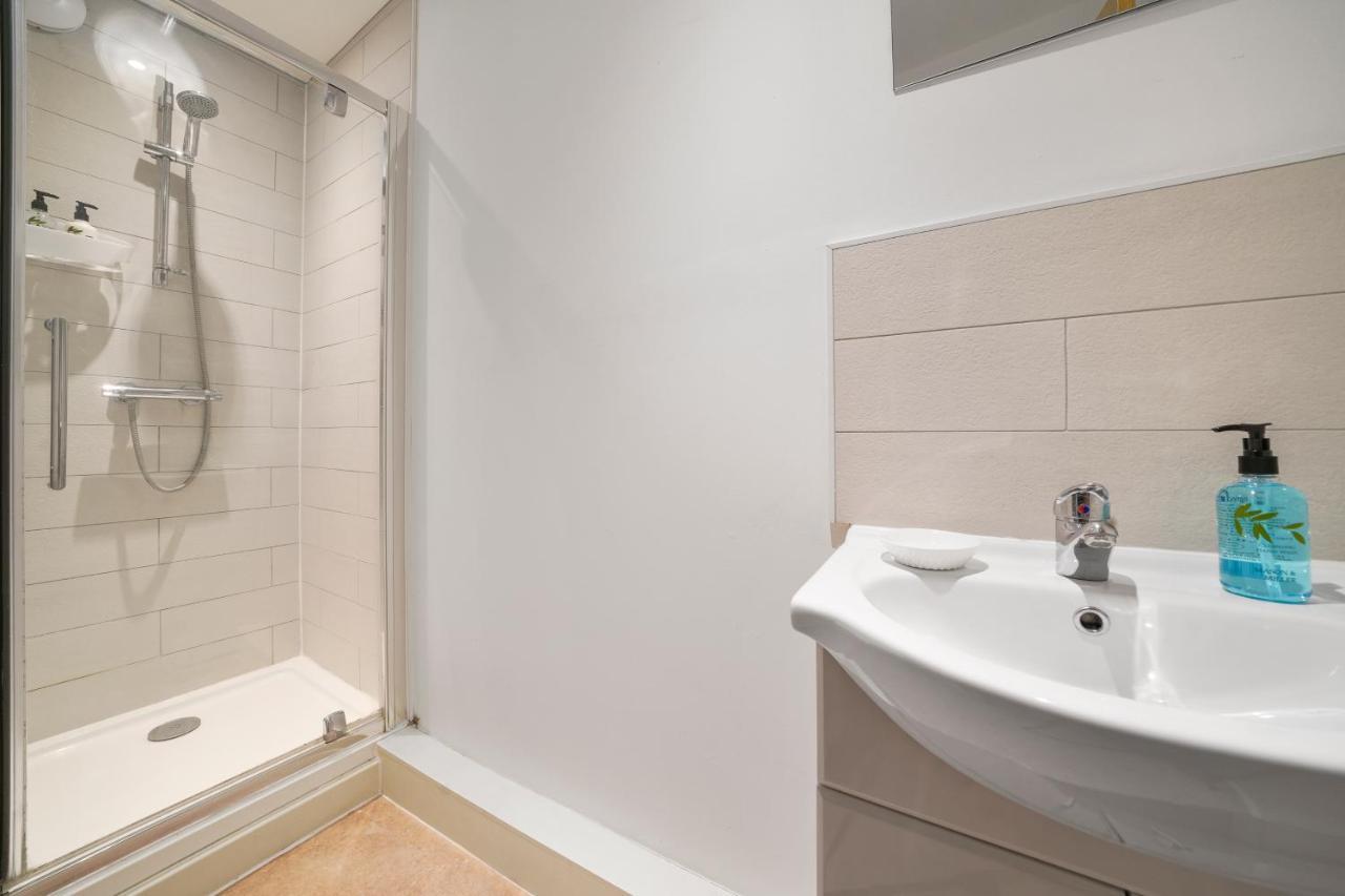 The Stunning Luxury Duplex Of Кентърбъри Екстериор снимка
